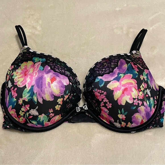 Victoria's Secret Other - Victoria’s Secret Very Sexy Push Up Bra Size 34DD